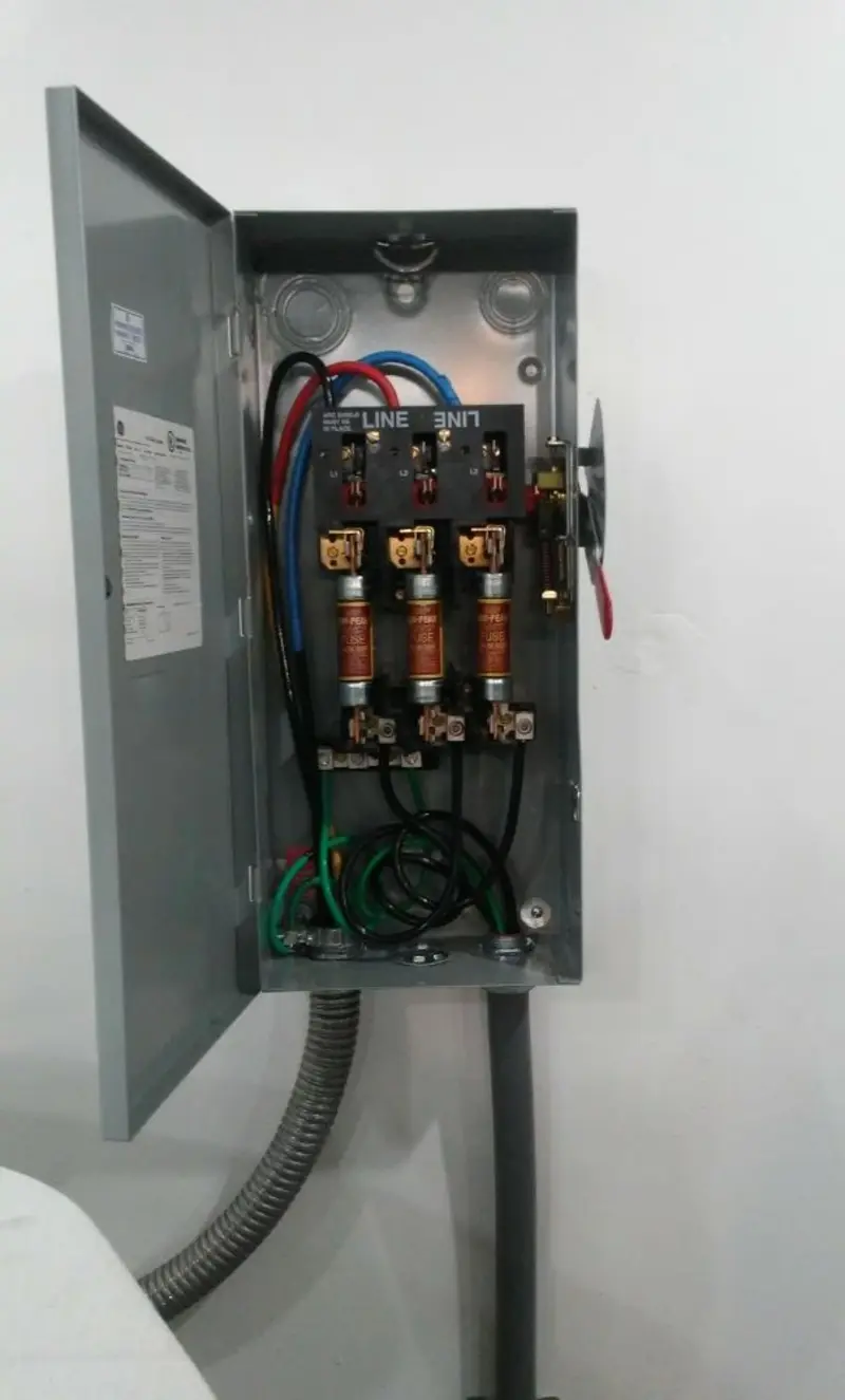 Three-phase disconnect switch installed for Electrical Wiring & Rewiring in Jefferson